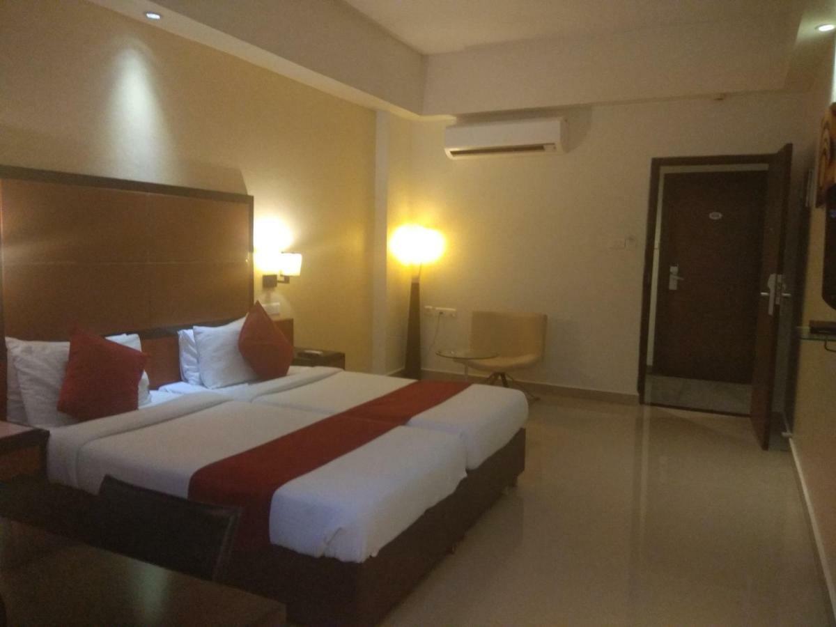 Hotel Kens Haïdarabad Extérieur photo